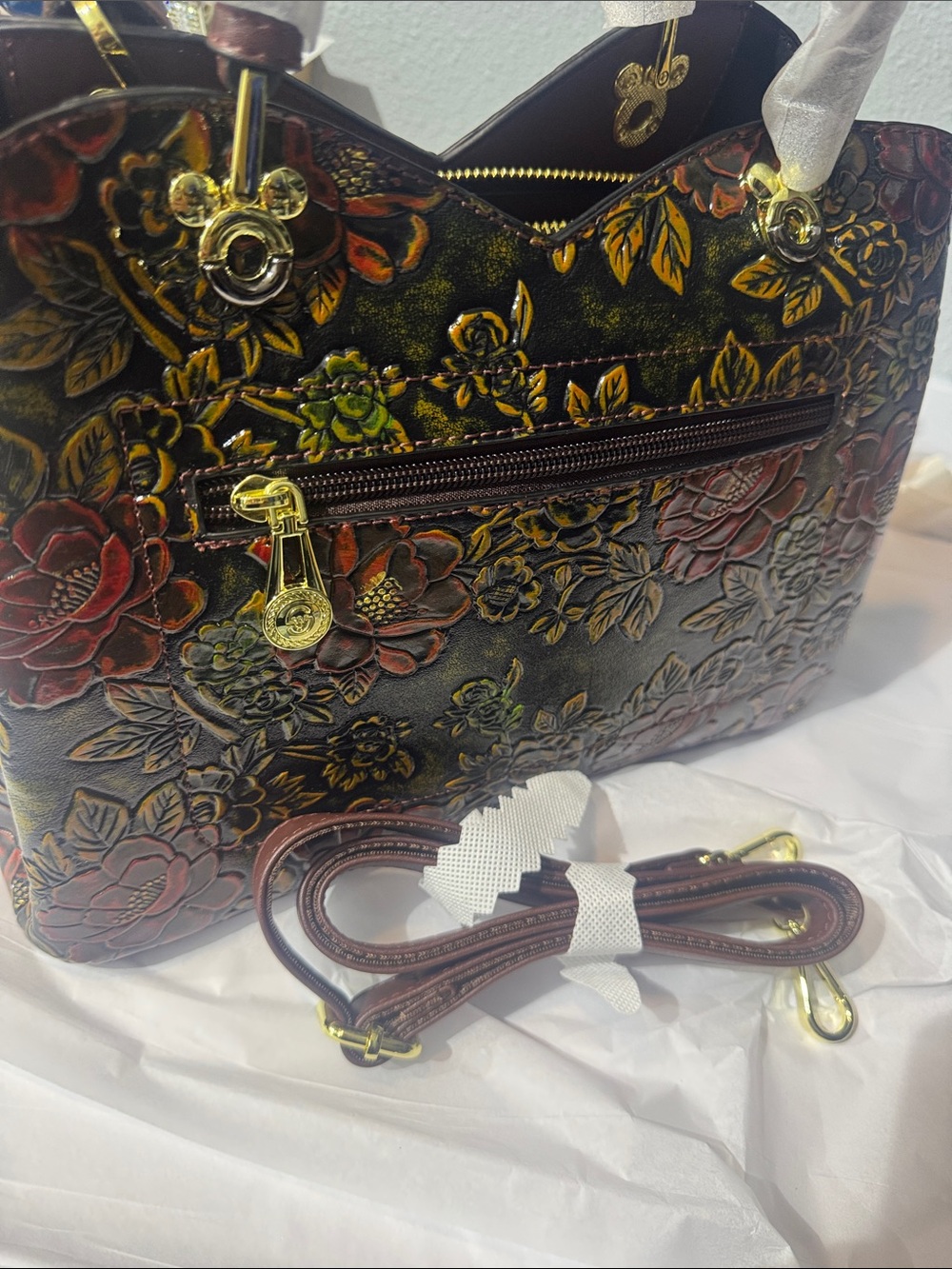 NWT Floral Embossed HandBag - Picture 14 of 14